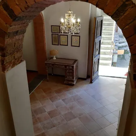 Borgo Antico Semesterbostad Lari