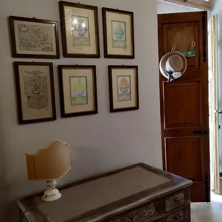 Borgo Antico * Lari