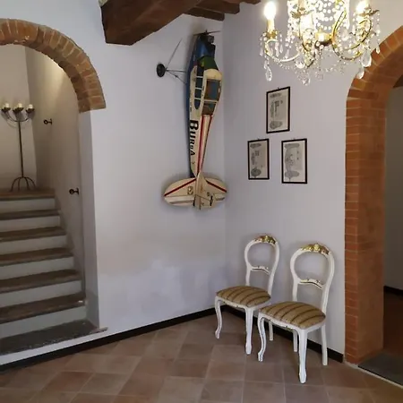 Semesterbostad Borgo Antico Lari