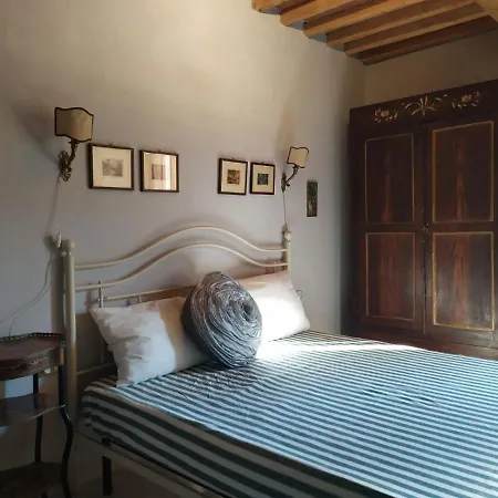 Semesterbostad Borgo Antico Lari