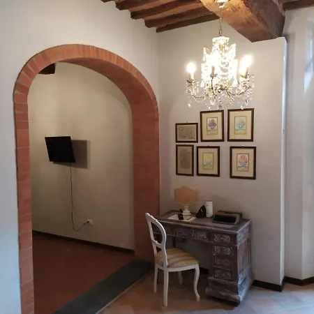 Borgo Antico Semesterbostad Lari