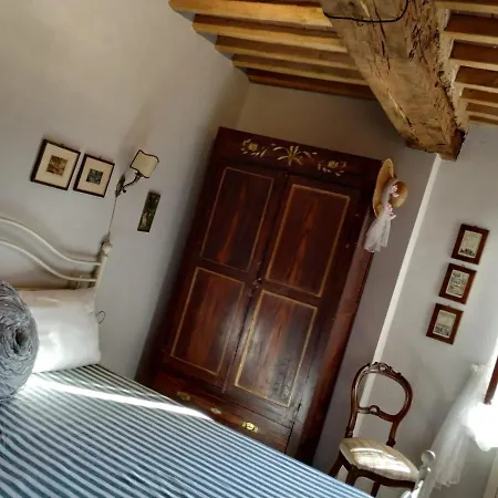 Borgo Antico * Lari